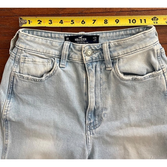 Hollister Ultra High Rise Mom Jeans Light Wash Distressed W24 L27 - Picture 15 of 16